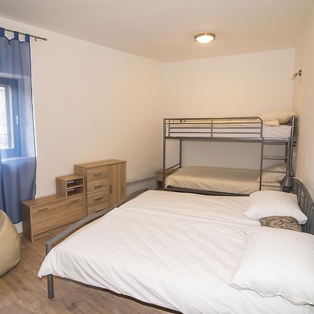 Hostel Bordada Кральевица Экстерьер фото