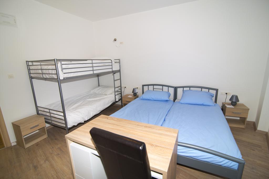 Hostel Bordada Кральевица Экстерьер фото